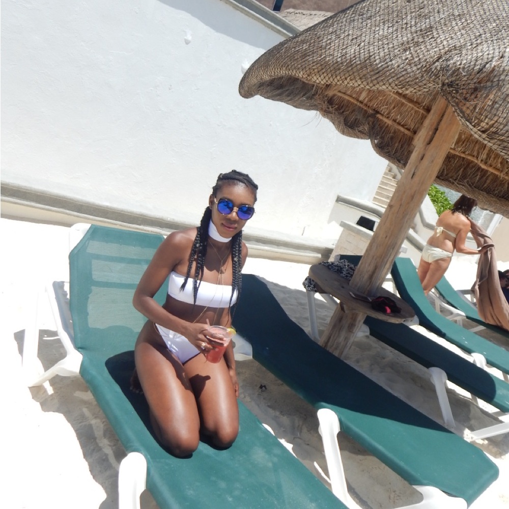 Missguided White Bikini Too with Neck Piece